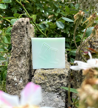 Load image into Gallery viewer, Lime, Basil and Mandarin Soap Bar